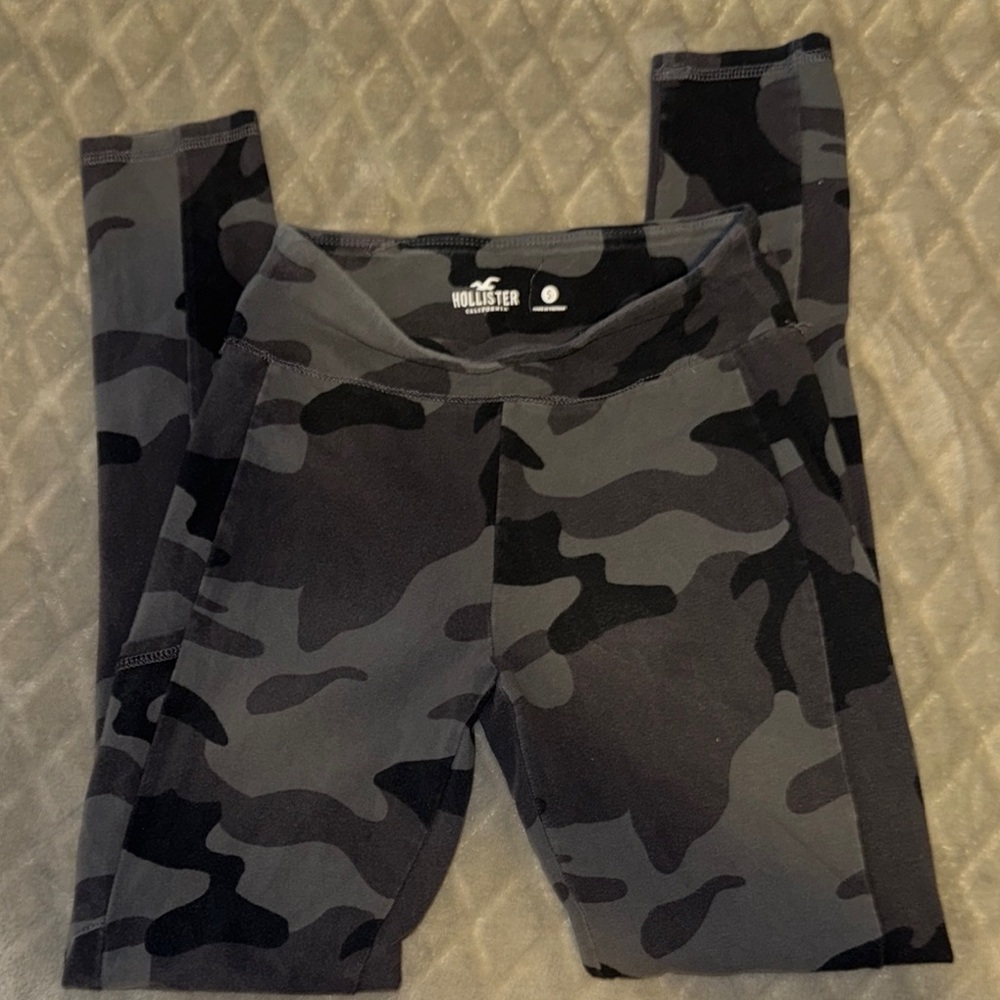 Hollister small Camo Leggings - Black and Gray